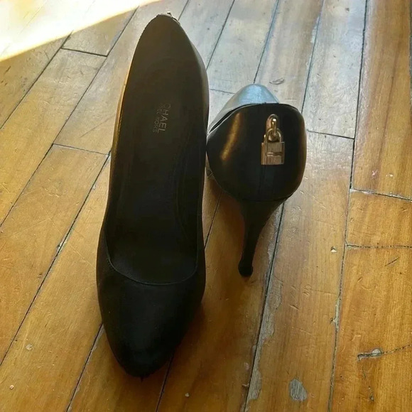 Michael  kors classic pumps - Picture 1 of 10